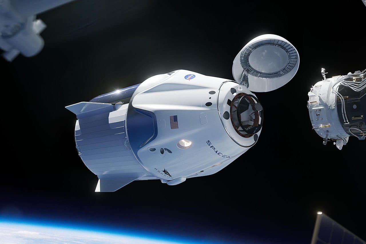 SpaceX Crew Dragon se acopla con éxito a la Estación Espacial Internacional